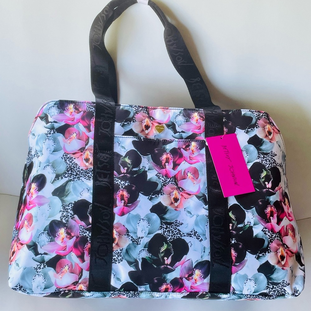 NWT! Betsey Johnson Ruby overnight bag - Picture 3 of 12